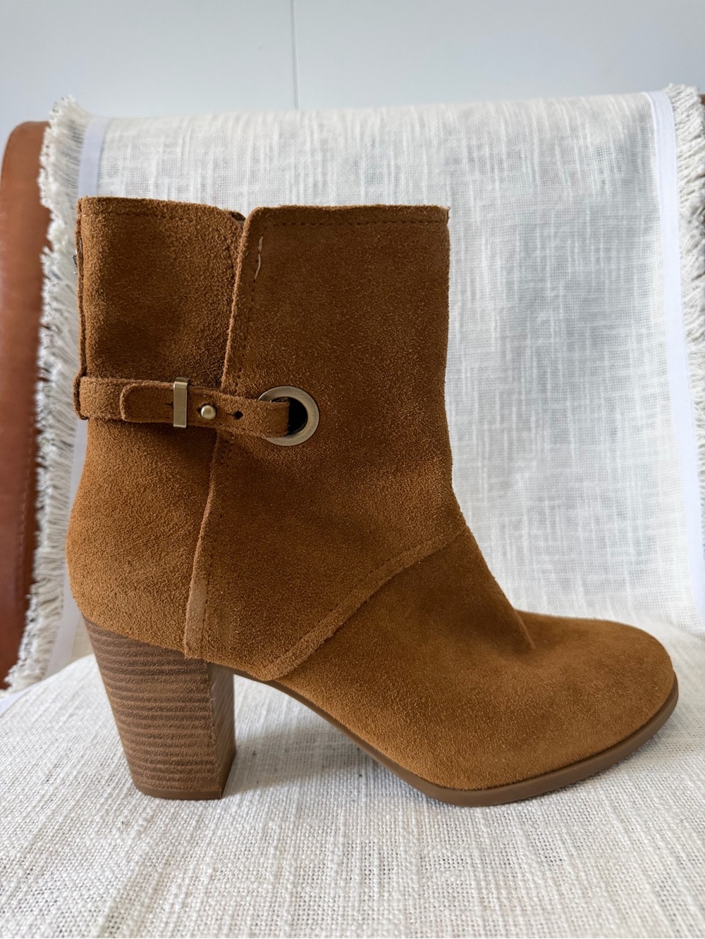 Koolaburra by UGG Suede Ankle Boots Chestnut Brown Block Heel Booties